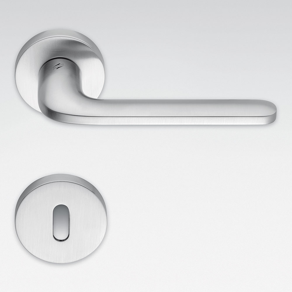 Roboquattro Satin Chrome Door Handle on Rosette Fashion and Trendy by Colombo Design
