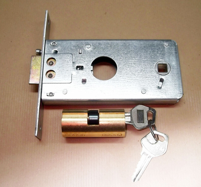 FASEM 901 Band Mortise Lock with Round Cylinder