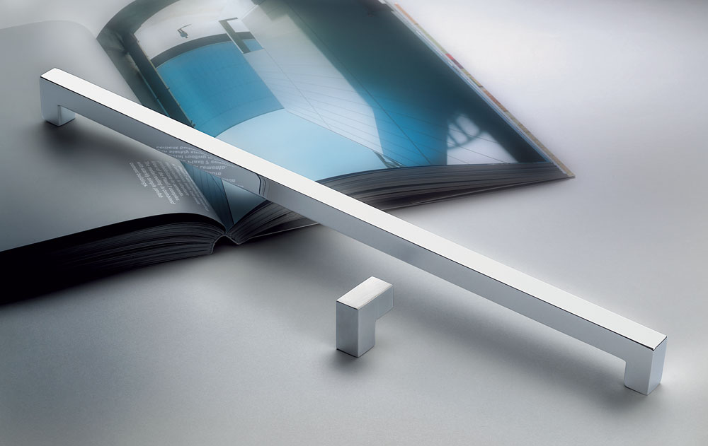F515 Cromo Pomolo per Mobili a Forma di Elle Design Made in Italy by Formae