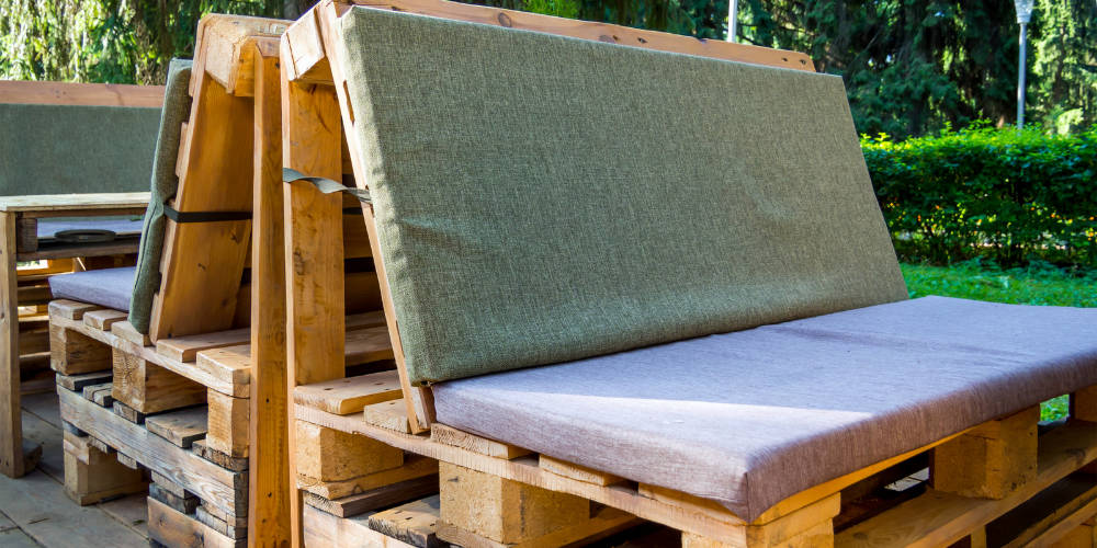 Pallet sofa: how to build a sofa with pallets?