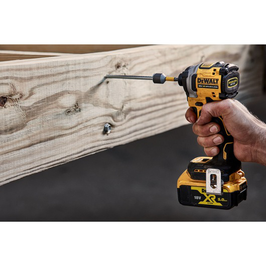 Avvitatore ad impulsi a batterie DeWalt