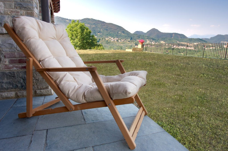 Adjustable Wooden Armchair Itaca Losa with Removable Cushion