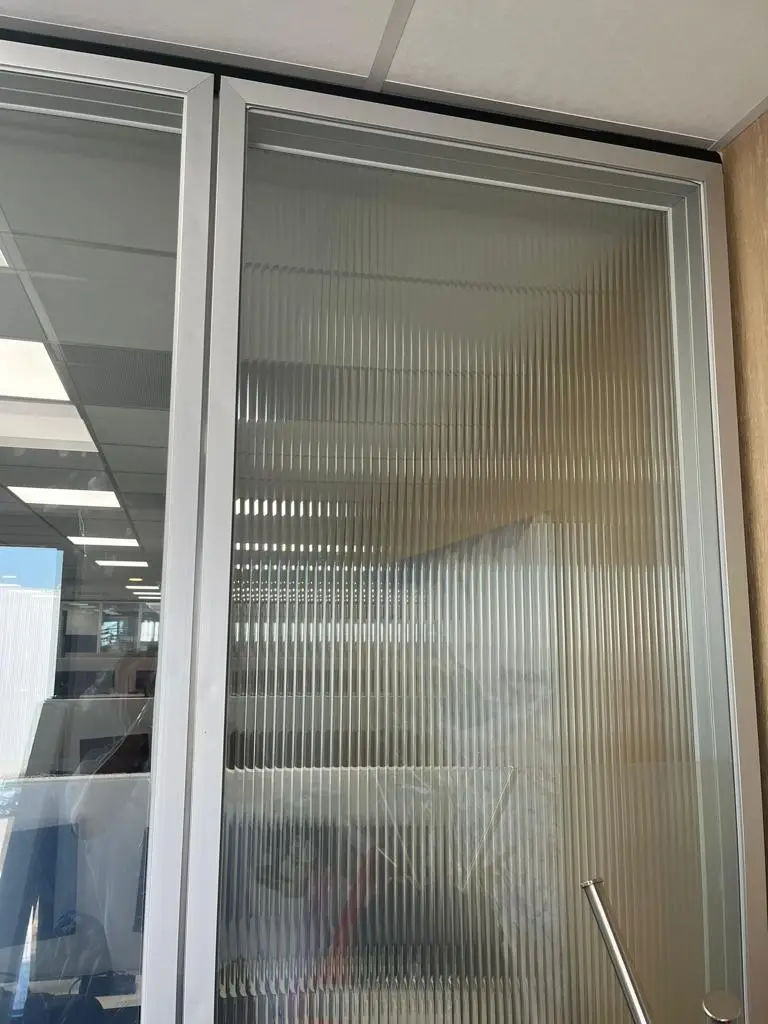VOGUE SOLAR SCREEN - Dekorative Glasfolie - Vintage Lamelleneffekt