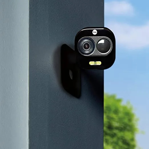 Yale Wi-Fi Camera for Entrance Door with Beacon and Siren