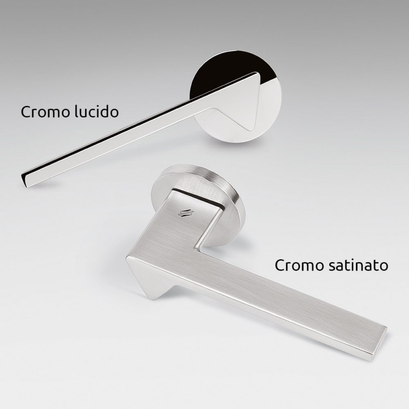 Ama Cromo Satinato Maniglia per Porta su Rosetta di Architettura Designer Andrea Maffei per Colombo Design