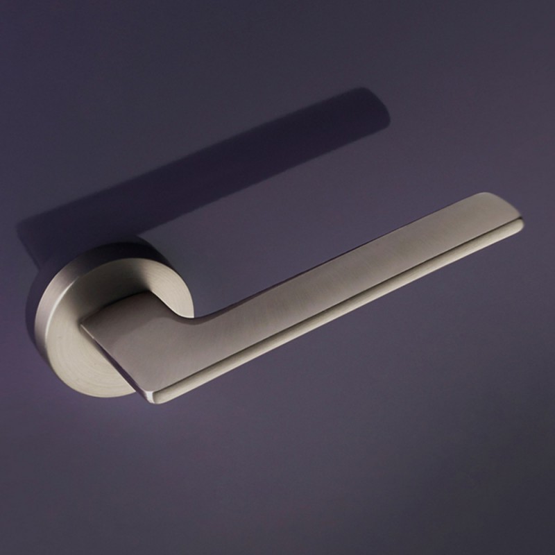 Boston Serie Fashion forme Maniglia per Porta su Rosetta Rotonda Frosio Bortolo Design Moderno