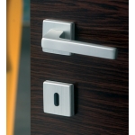 Coppia di Maniglie Ghidini Modello Archimede Argento F1-SAT Rosette e Bocchette