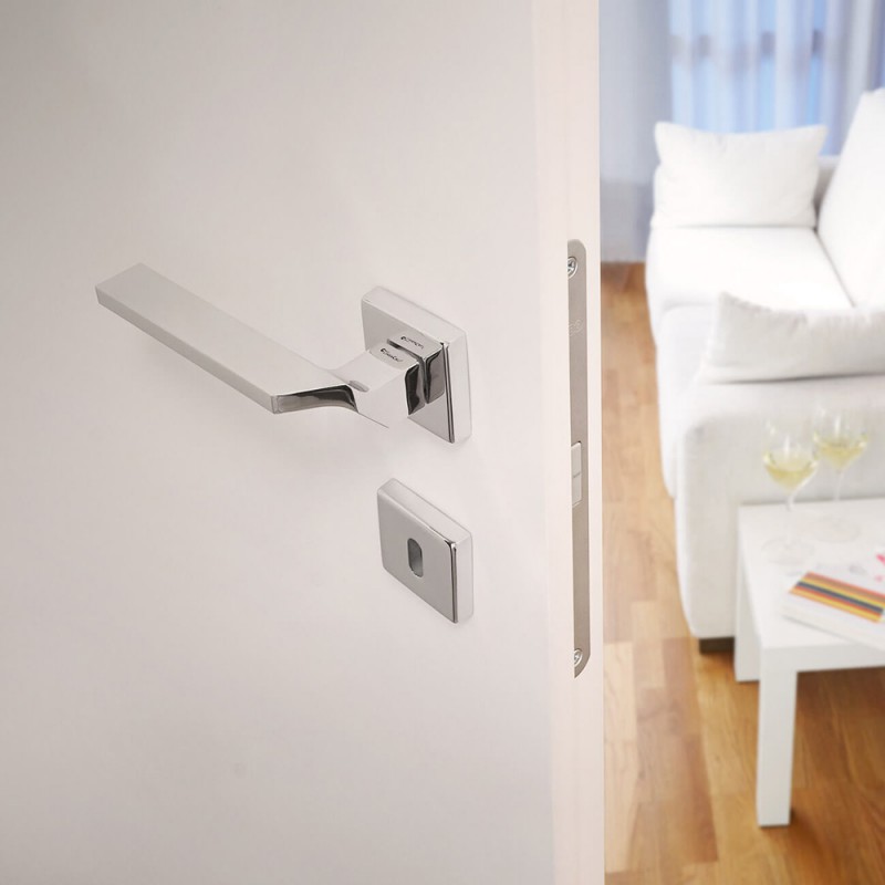 Giro Zincral Cromo Lucido Maniglia per Porta su Rosetta per Architettura di Interni Linea Calì Design