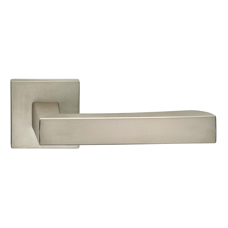 Hammer Serie Fashion forme Maniglia per Porta su Rosetta Quadrata Frosio Bortolo Stile Minimalista