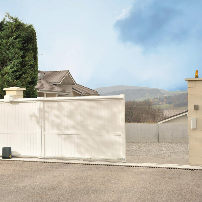 Somfy Freevia Essential Kit Motore per Cancello Scorrevole con Accessori